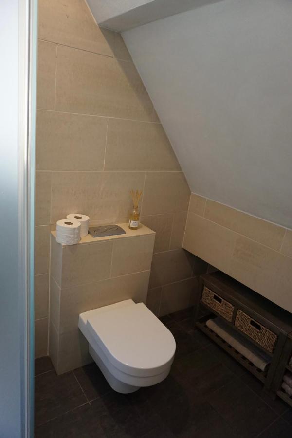 Perfectly Located Private Room Oaks And Beeches Сасенхайм Екстериор снимка